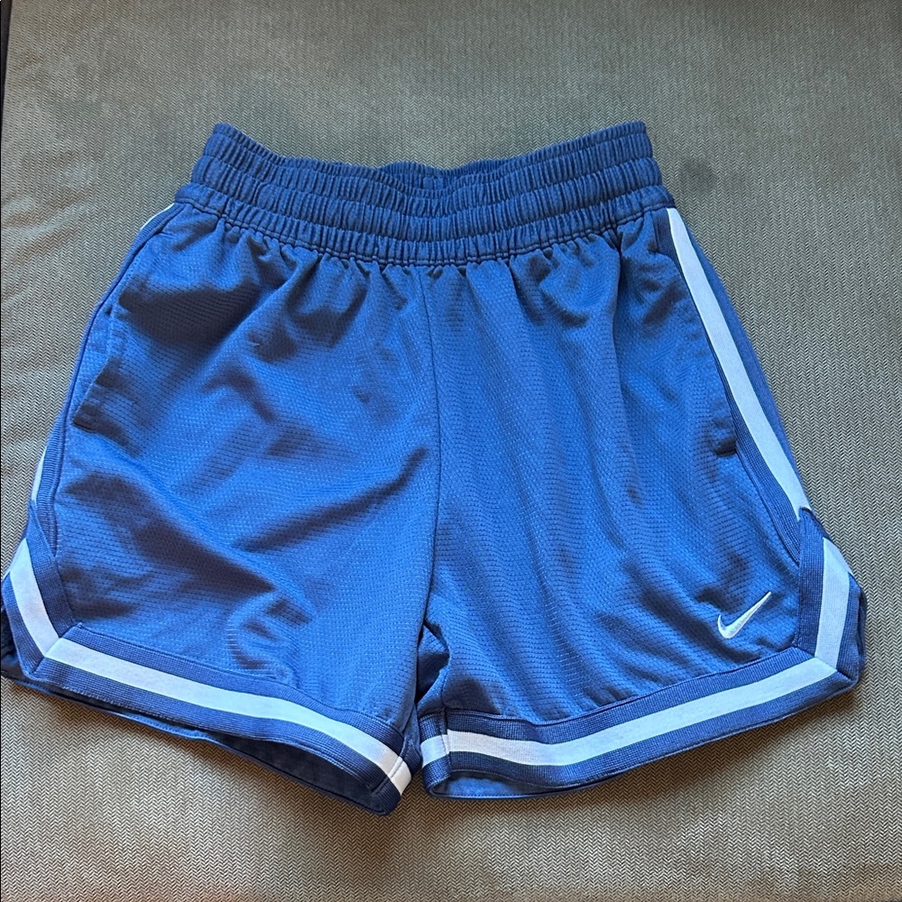 Nike Boys' Dri-FIT DNA 5"
Basketball Shorts